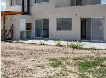 Casa · 300m² · 3 Ambientes · 1 Cochera · Casa en Venta en Santa Ana, Villanueva, Tigre