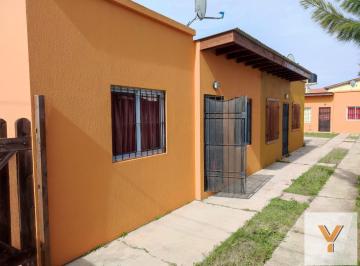 Casa · 45m² · 3 Ambientes · 1 Cochera · Casa en Venta - 2 Dorm. 1 Baño - 70 m² - Mar del Tuyu