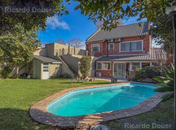 Casa · 270m² · 5 Ambientes · 1 Cochera · Casa en Acassuso