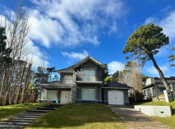 Casa · 300m² · 6 Ambientes · 2 Cocheras · Pinamar, Casa Premium en Cul de Sac de Alamos con Piscina
