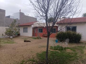 Jardin en el frente · Casa en Venta - Barrio Alta Urquiza Guaymallen