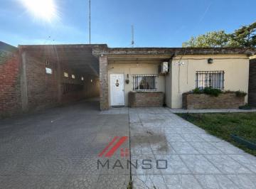 Casa · 245m² · 4 Ambientes · 2 Cocheras · Casa 4 Ambientes - Pontevedra - Cochera - Parrilla