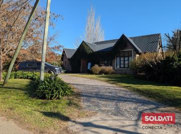 Casa · 134m² · 4 Ambientes · 3 Cocheras · Casa en Venta - Barrio Cerrado El Lago - Bella Vista