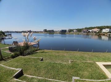 Casa · 216m² · 7 Ambientes · 6 Cocheras · Casa a Estrenar en Barrio Cerrado Santa Ana, Lote a La Laguna con Pileta. Villanueva, Tigre.