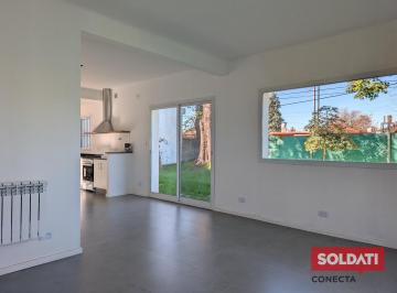 Casa · 100m² · 4 Ambientes · 2 Cocheras · Venta Casa en Bella Vista - Reciclada a Nuevo, a Estrenar!