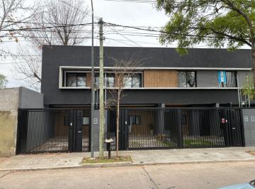 PH · 135m² · 4 Ambientes · 1 Cochera · Lindísimo PH de 3 Dorm. en Punta Chica a Una Cuadra de Av Libertador.