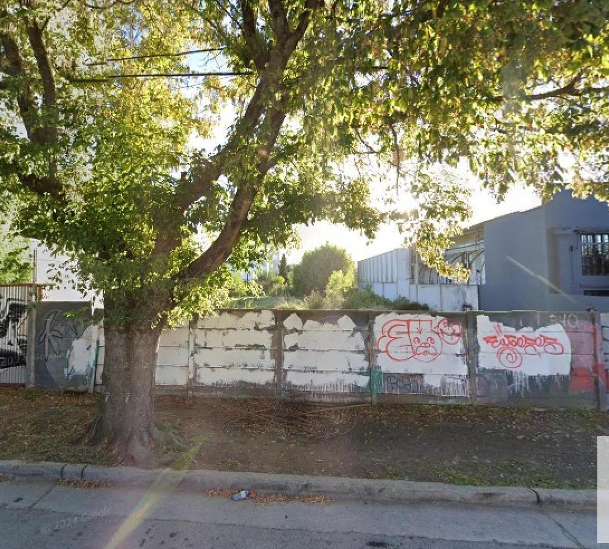 Terreno en venta ubicado sobre calle Lamadrid entre Chile y Fugl