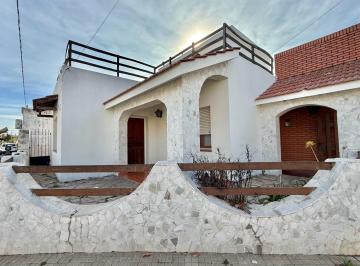 Casa · 214m² · 5 Ambientes · Venta/ Permuta - Casa de Tres Dorm. - Cañada de Gómez