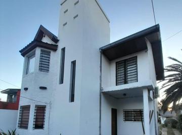 Casa · 140m² · 5 Ambientes · 3 Cocheras · Casa en Venta 5 Ambientes Multifamiliar - San Antonio de Padua