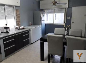 Casa · 130m² · 3 Ambientes · 2 Cocheras · Casa en Venta - 2 Dorm. 1 Baño - Villa Elvira