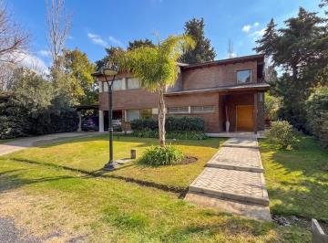 Casa · 218m² · 6 Ambientes · 2 Cocheras · Venta | Casa 4 Dorm. con Galería y Jardín - Cielo Barrio Cerrado - Roldán