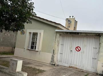 Casa · 66m² · 4 Ambientes · 1 Cochera · Venta Casa Apto Credito 3 Dorm. Amplio Patio Smata