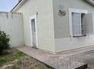 Casa · 66m² · 4 Ambientes · 1 Cochera · Venta Casa Apto Credito 3 Dorm. Amplio Patio Smata