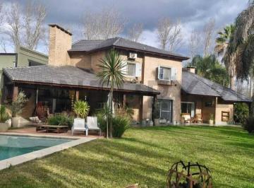 Casa · 390m² · 6 Ambientes · 2 Cocheras · Casa en Venta Rafaela