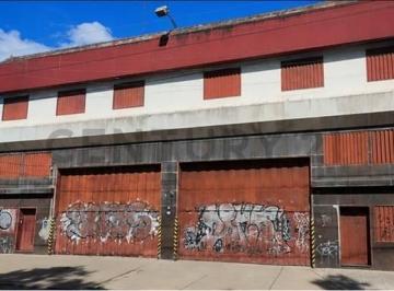 Bodega-Galpón · 2381m² · 24 Ambientes · 1 Cochera · Venta Importante Inmueble Industrial / Ex Frigorífico en Ramos Mejía