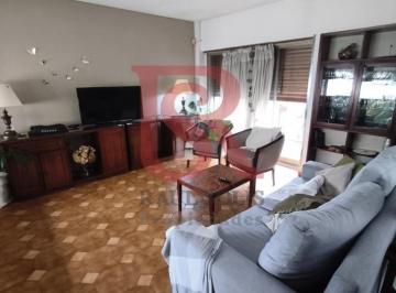 Departamento · 139m² · 5 Ambientes · 1 Cochera · Lp - Venta! Hermoso Piso de 4 Ambientes con Cochera y Escritorio en Quilmes Centro