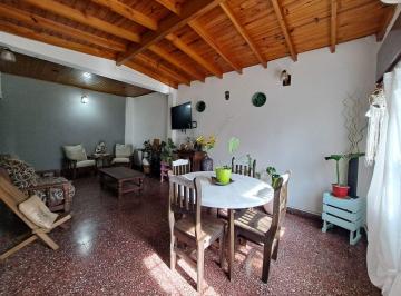 Casa · 120m² · 5 Ambientes · 1 Cochera · Casa en Venta en Moreno Excelente Ubicacion