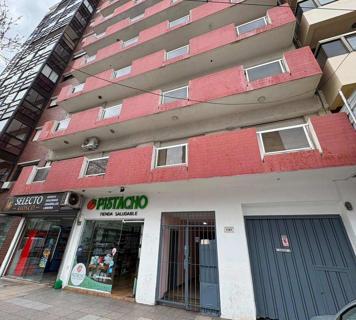 Venta dos departamentos en la perla | mar del plata. Piso 9° B. * Departamento de 3 ambientes al frente. * 65 m²