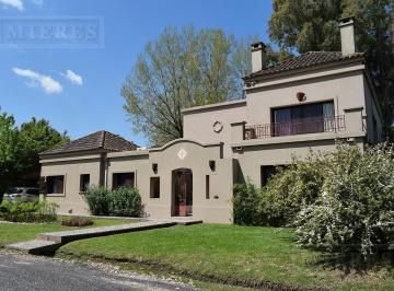 Casa · 300m² · 7 Ambientes · 1 Cochera · Casa en Venta en Las Beatrices