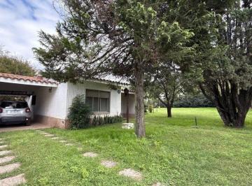 Casa · 156m² · 3 Ambientes · 1 Cochera · Venta Casa 2 Dorm. con Pileta Rio Ceballos