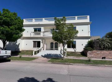 Casa de 5 ambientes, Las Heras · Casa en Venta en La Bastilla