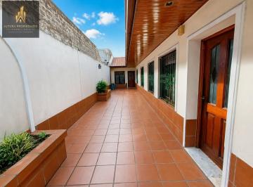 PH · 212m² · 4 Ambientes · 1 Cochera · Venta Casa Multifamiliar / PH en Block con 2 Viviendas, Garage, 4 Patios - Avellaneda - Gba