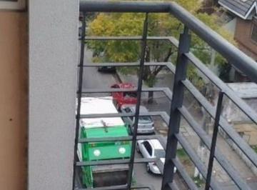 Departamento de 2 ambientes, Tres de Febrero · Alquiler de Departamento de Dos Ambientes con Balcón Al Frente en Caseros