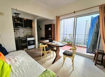 Departamento · 55m² · 3 Ambientes · Departamento 3 Ambientes con Balcon Terraza a La Calle en Venta