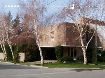 Casa · 379m² · 4 Dormitorios · 2 Cocheras · Corrientes 1608 (Esq Zapala)