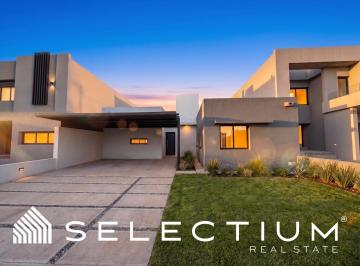 Casa · 125m² · 4 Ambientes · 2 Cocheras · ¡Apta Crédito a Estrenar en Nobu Town! Casa Moderna con 360 m² | Docta | 3 Dorm | Suite | Dvh