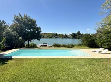 Casa · 210m² · 7 Ambientes · 3 Cocheras · Casa Barrio Altamira Al Lago