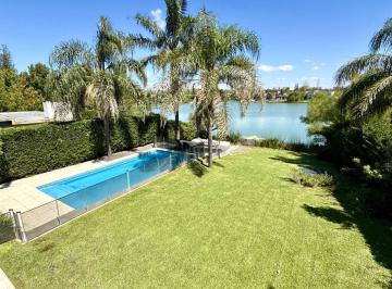Casa · 217m² · 5 Ambientes · 4 Cocheras · Barrio Altamira Al Lago en Lote de 1.000 m