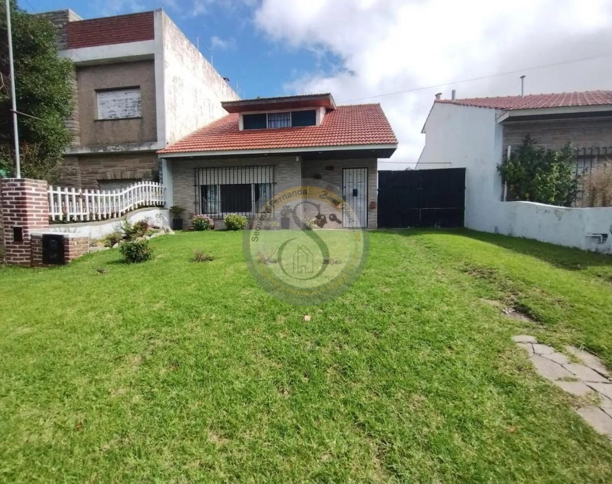 Chalet 3 ambientes con altillo en Azopardo 2600 — Colinas de Peralta Ramos