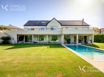 Casa · 680m² · 10 Ambientes · 8 Cocheras · Casa en Venta en Ayres de Pilar