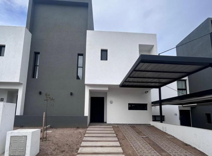 Casa · 127m² · 4 Ambientes · 1 Cochera