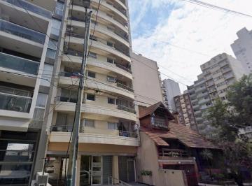 Departamento de 2 ambientes, Lomas de Zamora · Luminoso y Cómodo Semipiso de 2 Ambientes en Lomas de Zamora