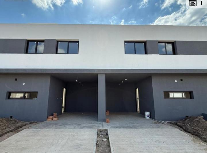 Casa · 150m² · 4 Ambientes · 1 Cochera