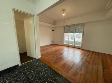 PH · 85m² · 4 Ambientes · 1 Cochera · Venta PH 4 Ambientes C/cochera William Morris