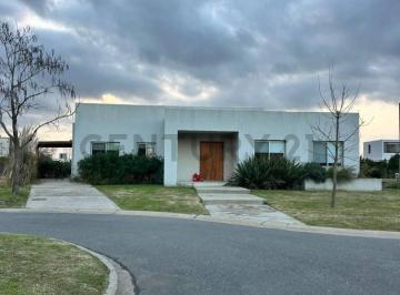 Oficina comercial · 135m² · 5 Ambientes · 2 Cocheras · Venta Casa Puertos del Lago Ceibos