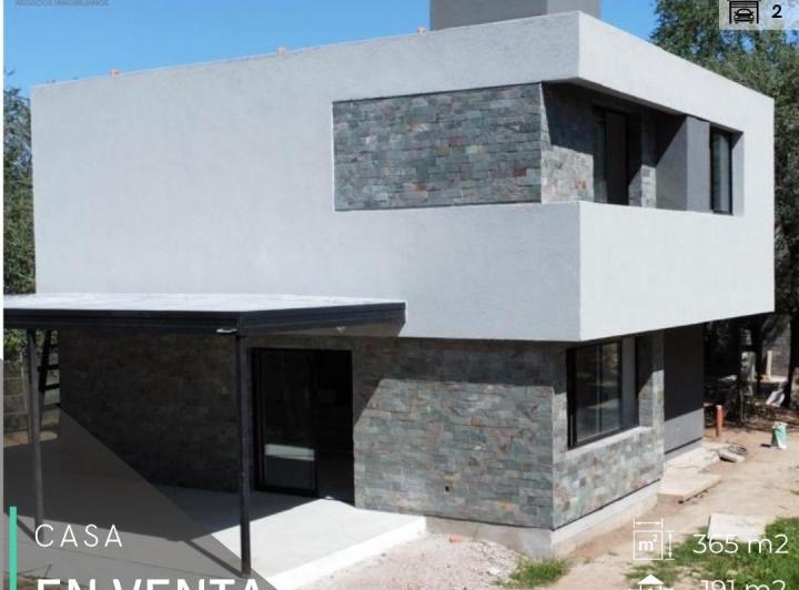 Casa · 191m² · 4 Ambientes · 2 Cocheras