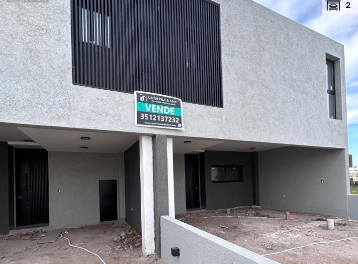 Casa · 176m² · 4 Ambientes · 2 Cocheras