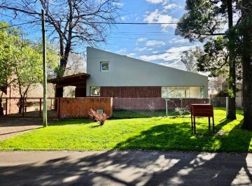 Casa de 4 ambientes, Mar del Plata · Venta Casa de Líneas Modernas en Bosque Peralta Ramos