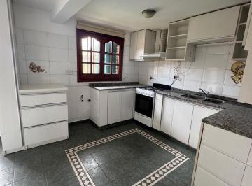Casa · 200m² · 7 Ambientes · 3 Cocheras · Venta de Casa de 3 Dorm. en Quintas de Arguello