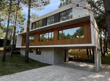 Casa · 258m² · 6 Ambientes · 2 Cocheras · Casa en Marítimo III, Costa Esmeralda