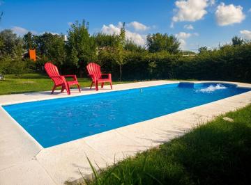 Casa · 110m² · 4 Ambientes · 1 Cochera · Venta - Casa en B° Jularó, Exaltacion de La Cruz