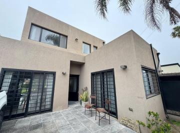 Casa · 162m² · 5 Ambientes · 1 Cochera · Muy Linda Casa en Bella Vista