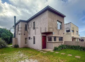 Casa · 120m² · 4 Ambientes · Venta Casa 4 Ambientes Barrio San Patricio