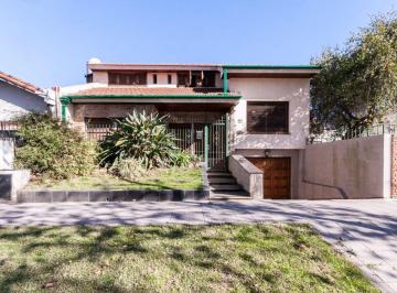 Casa · 215m² · 6 Ambientes · 1 Cochera · Casa 6 Ambientes Temperley