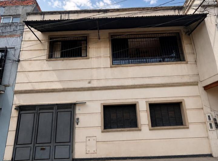 PH · 298m² · 8 Ambientes · 1 Cochera