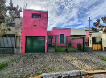 Casa · 201m² · 4 Ambientes · 2 Cocheras · Venta Casa de 4 Ambientes en Bernal Quilmes